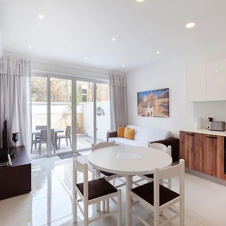 Comfy Apt With Terrace, 5 Mins To Sliema Ferries By 360 Estates Gzira Exterior foto