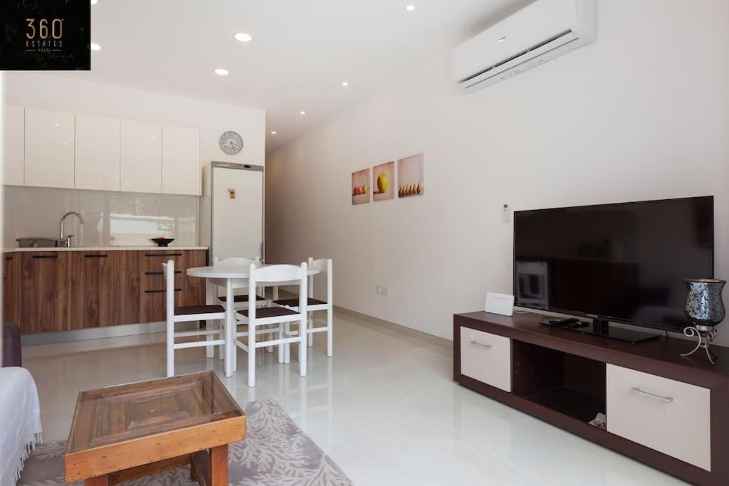 Comfy Apt With Terrace, 5 Mins To Sliema Ferries By 360 Estates Gzira Exterior foto