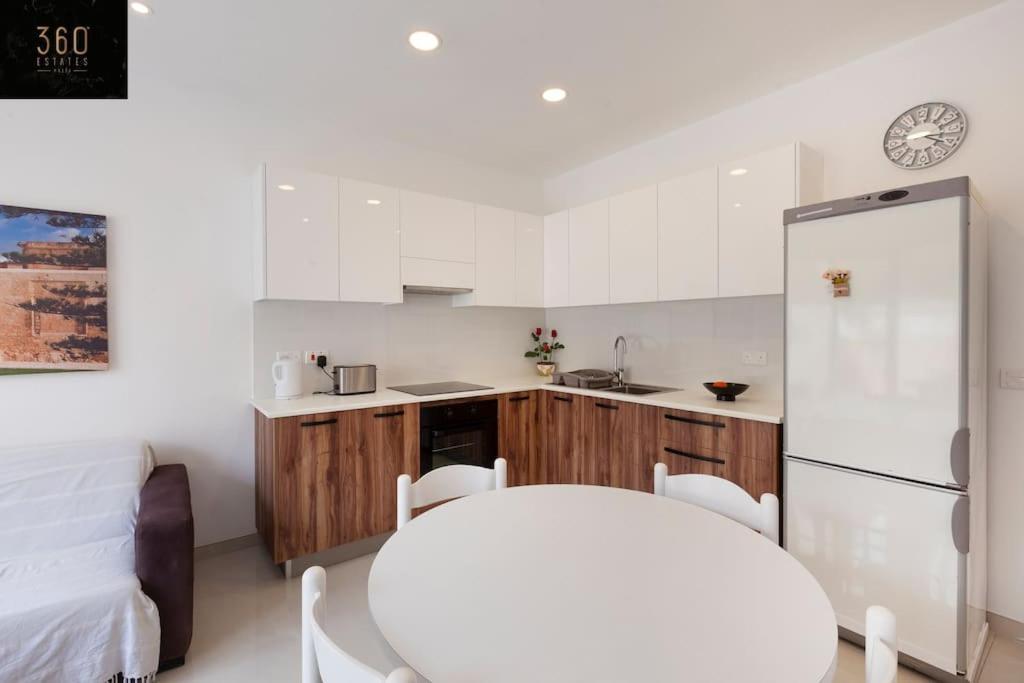 Comfy Apt With Terrace, 5 Mins To Sliema Ferries By 360 Estates Gzira Exterior foto